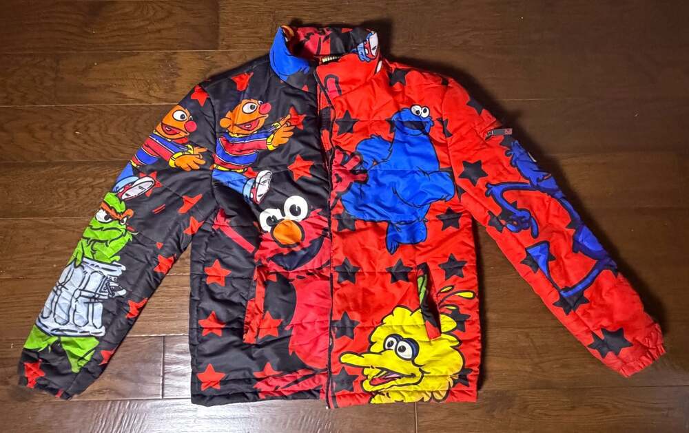 deKryptic x Sesame Street Augmented Reality Puffer Jacket -Adult XXL